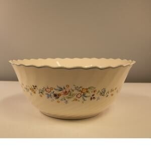 Vintage Arcopal Milk Glass Serving Bowl Victoria France READ